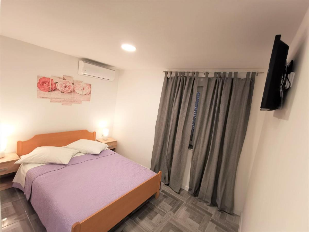 Apartment Divic Drvenik (Split-Dalmatia)