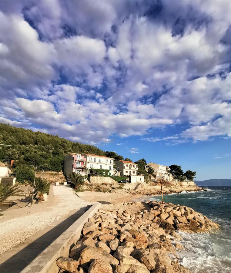 Divic * Drvenik (Split-Dalmatia)