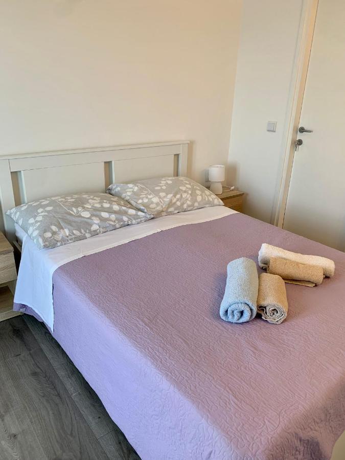 Divic * Drvenik (Split-Dalmatia)
