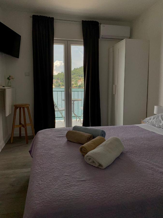 Divic Drvenik (Split-Dalmatia)